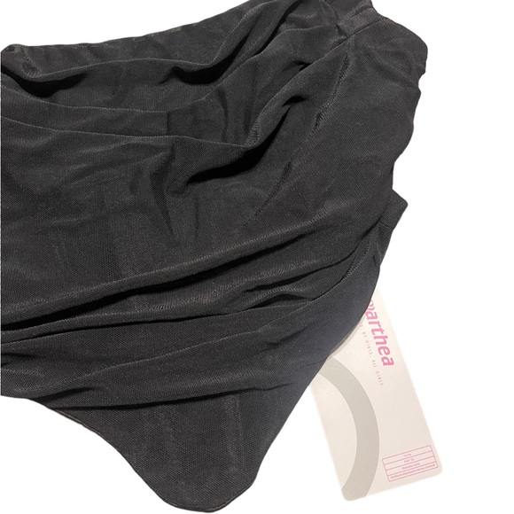 NWT Women’s Top - Picture 5 of 8